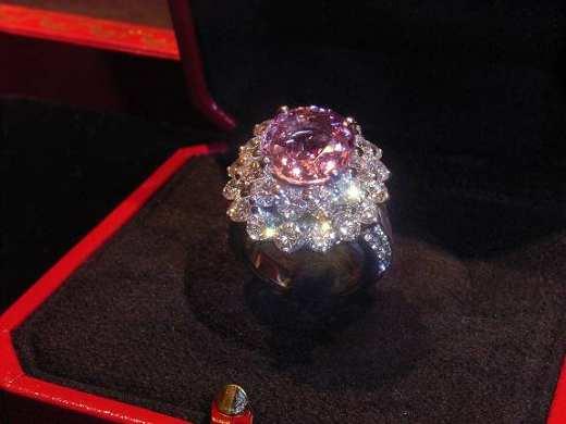 舒淇戴钻戒晒幸福 女星为何都爱鸽子蛋