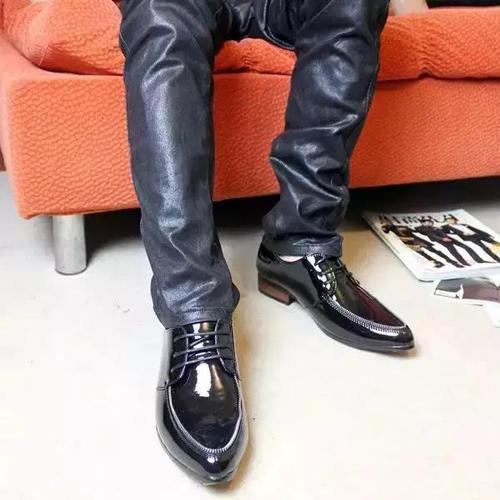 女人不喜欢男人怎样的穿着:看这些穿着你还在穿么 女人不喜欢男人怎样的穿着:看这些穿着你还在穿么