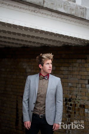 谁策划了阿黛尔的生日派对?