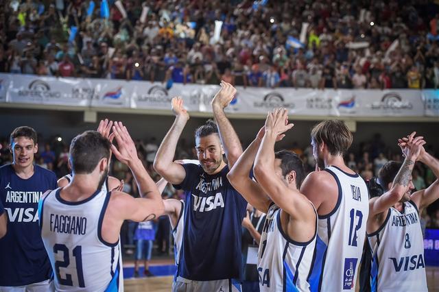 阿根廷主帅盛赞斯科拉:很荣幸有这样伟大的队