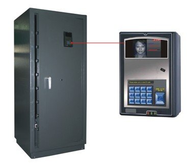 �й���̨����ʶ���ȫ�ܱ��չ�