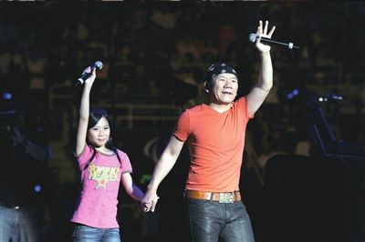 <em>赵传</em>女儿伴奏《小小鸟》_综合新闻_财经_腾讯