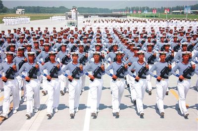 总指挥房峰辉揭秘大阅兵_综合新闻