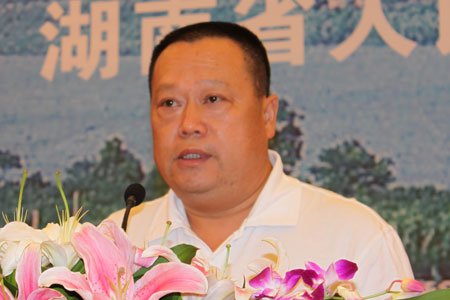 艾华集团董事长_艾华集团董事长全家照