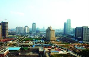 ����ȦǮ���俪���̡��ڱ��������̧ͷ