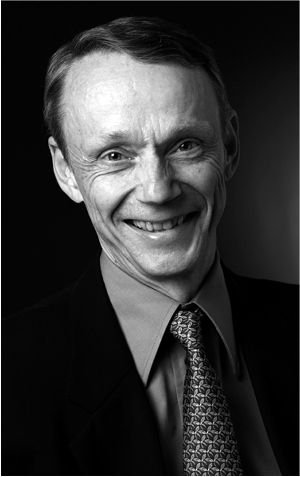 美国政治学会主席:亚洲不会排斥美国_声音