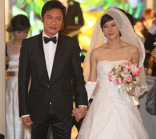 罗嘉良苏岩盛大婚礼_财经新闻