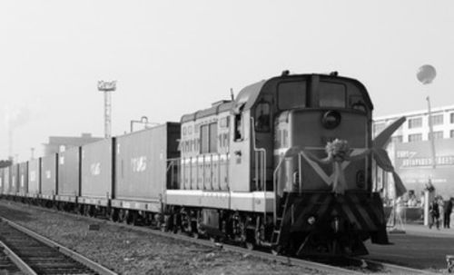 国内最快货运列车开行