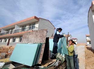 建材下乡疑纵容产能过剩 淘汰落后产能难度加大