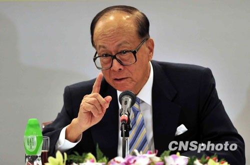 李嘉诚再度蝉联香港首富 亚洲股神李兆基排第