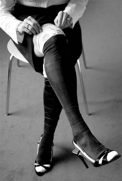 <em>女王丝袜</em>即将拍卖_财经_腾讯网