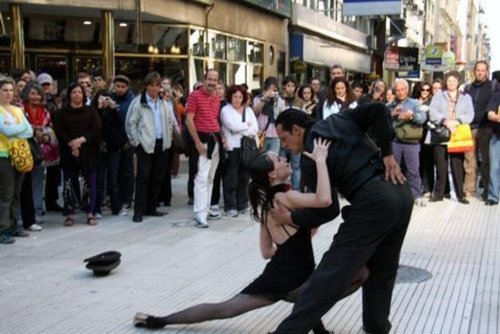 实拍!阿根廷街头性感的探戈舞者(组图)