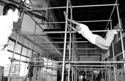 跑酷少年亮相国展