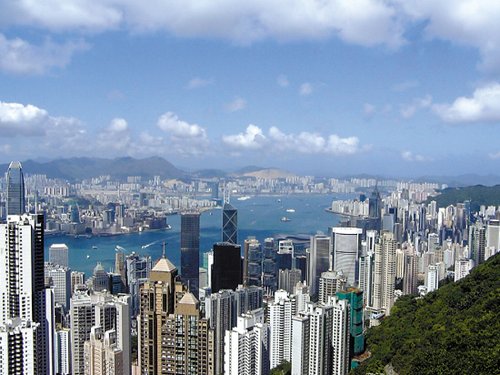 买香港保险划不划算 港人北上投保反成新潮