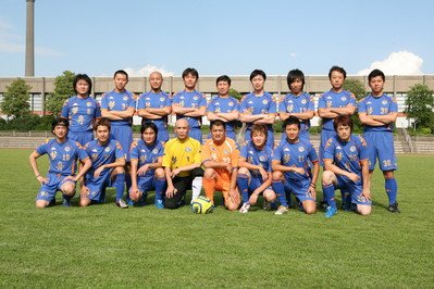 正文    -- 跟着梦舟明星足球队 亲历南非世界杯   北京2010年4月16日