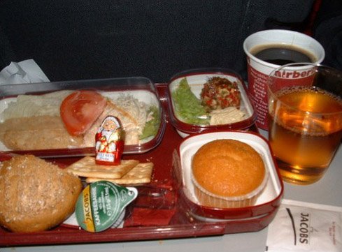 看看欧洲著名廉价航空机上的食品(组图)
