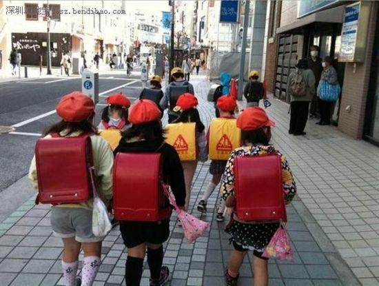 中国游客日本爆买 电饭煲马桶盖书包成抢手货