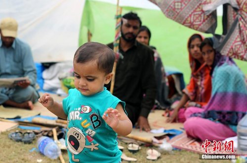 巴基斯坦首都现帐篷抗议