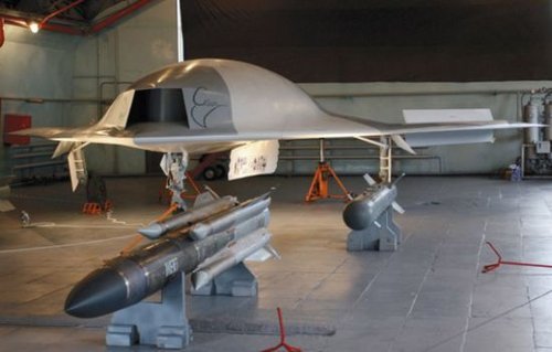 俄展示第六代电鳐隐身无人战机可偷袭f-22基地