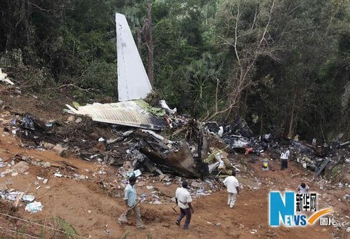 印度航空公司一架从迪拜起飞的波音737客机22日在门格洛尔机场降落时