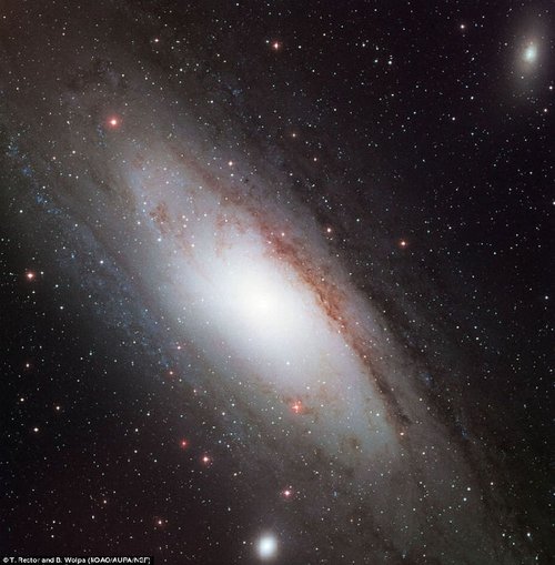 nasa公布哈勃所拍宇宙"靓影"(高清)