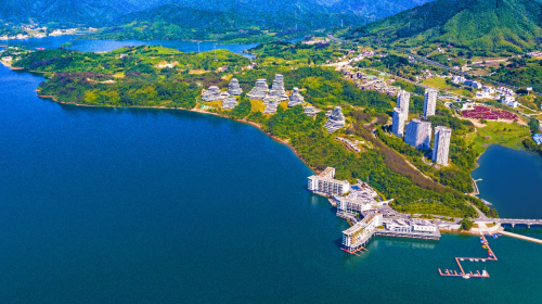 绿地太平湖国际休闲体育小镇,山水描画人间四月天