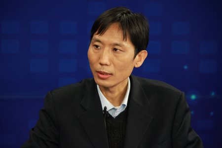 崔建波旗下基金重仓股及业绩排名