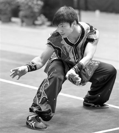 亚洲青少年武术锦标赛深圳运动员摘两金