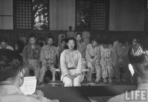 旧照上战争<em>女俘虏</em>的凄惨<em>命运</em>_财经_腾讯网