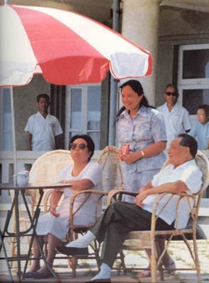 1983年,邓小平和夫人卓琳,女儿邓楠在大连棒槌岛