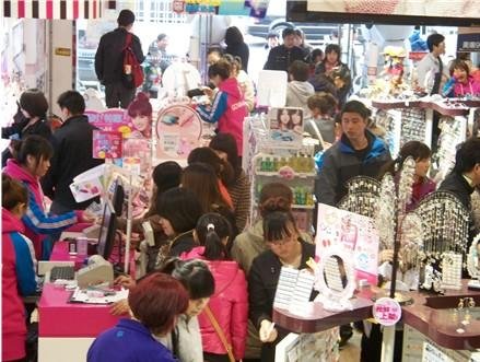 美爆潮妆顺义店盛大开业 单日销量突破30000