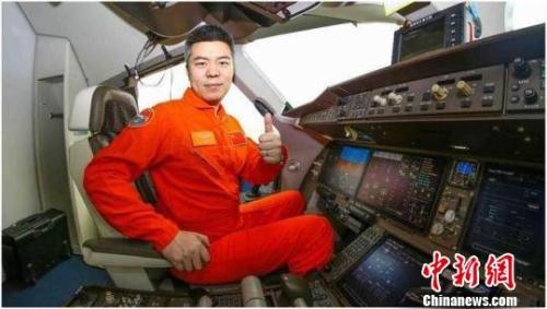 揭秘C919首飞机长蔡俊：一代飞机改变一代人