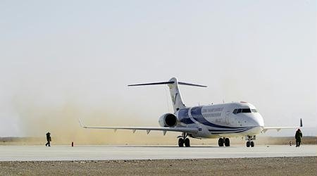 arj21-700飞机102架机继续进行大侧风试验