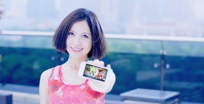 近日,凭借中国好声音爆红的民间歌手姚贝娜,在个人微博上公布,由其