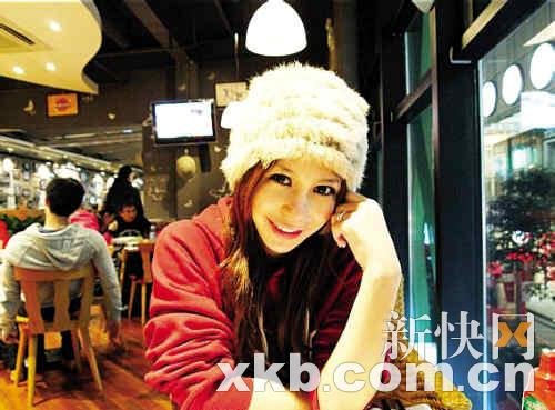 拜金女马诺身价直逼二线女星 合约曝光拒绝全