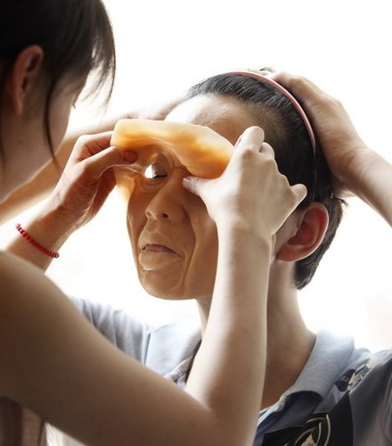揭秘仿真人皮制作全程