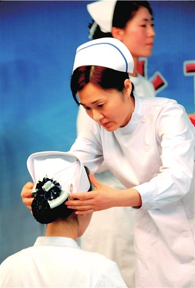 护士节为准护士授帽