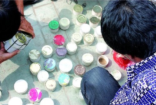 青岛悄兴斗蟋蟀游戏 一只好斗蟋蟀身价赛黄金