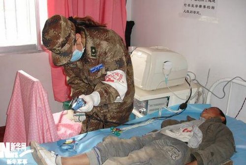解放军323医院抗震救灾医疗队帮扶震区卫生院