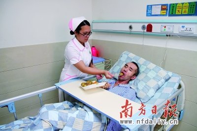 新莞人突发脑出血 医院垫支救治近半年