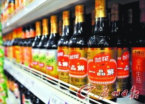 港媒曝化学酱油有害 商家伪称酱油纯“酿造”