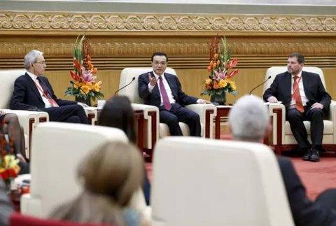 李克强与外国专家谈中国经济:没过不去的火焰