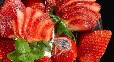 草莓水果拼盘卖980万!
