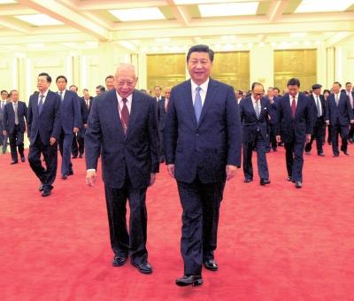 习近平会见香港工商界访京团：对港政策不会变