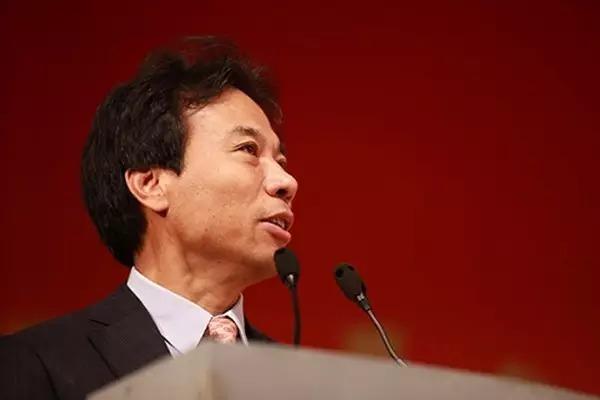 他辅佐三大首富打工赚十亿 却因一纸文书跌落神坛