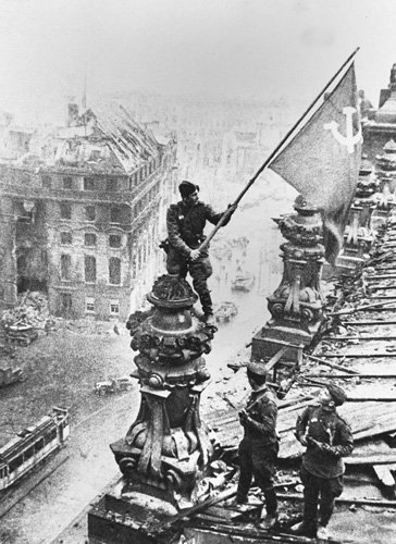 4月16日:苏联发起柏林战役