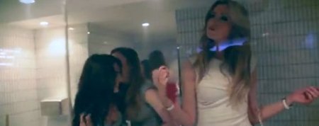 双面镜供男客偷窥(图)