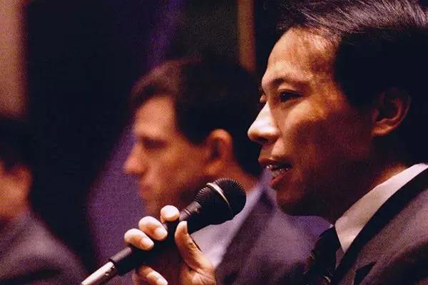 他辅佐三大首富打工赚十亿 却因一纸文书跌落神坛