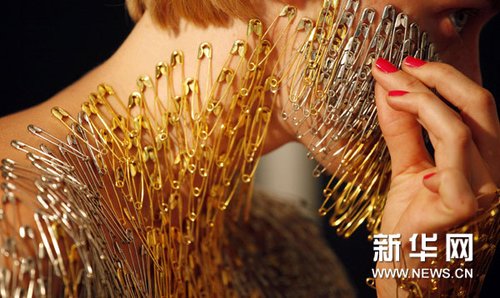 组图:金光闪闪的<em>人体艺术</em>_财经_腾讯网