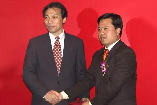 他辅佐三大首富打工赚十亿 却因一纸文书跌落神坛